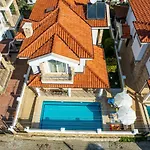 Villa Yasam Park - Luxury 8 Person - Calis 90mt Fethiye