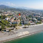 Villa Yasam Park - Luxury 8 Person - Calis 90mt