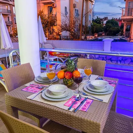 Βίλα Yasam Park - Luxury 8 Person - Calis 90mt *