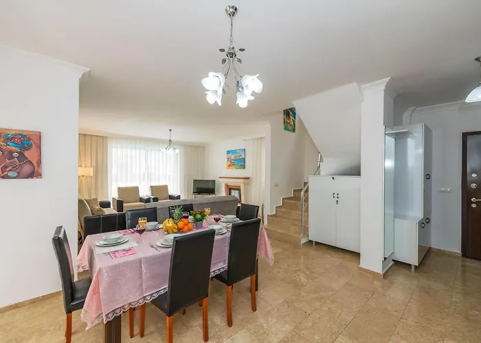 Villa Yasam Park - Luxury 8 Person - Calis 90mt Fethiye