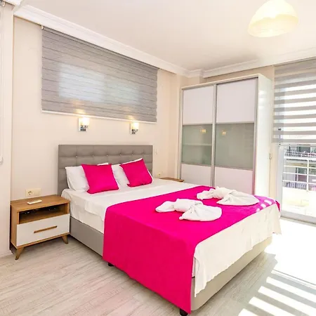 Villa Yasam Park - Luxury 8 Person - Calis 90mt *