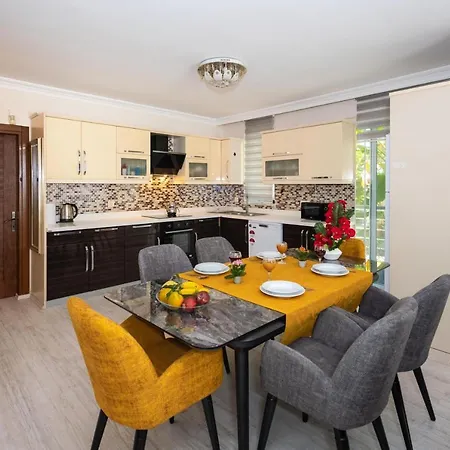 Villa Yasam Park - Luxury 8 Person - Calis 90mt *